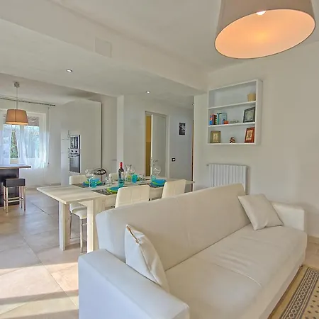 Casa Al Bosco By Posarellivillas * אמליה