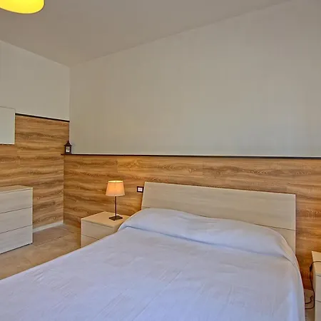 Casa Al Bosco By Posarellivillas אמליה