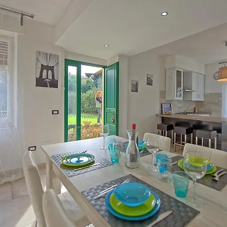 Apartament Casa Al Bosco By Posarellivillas