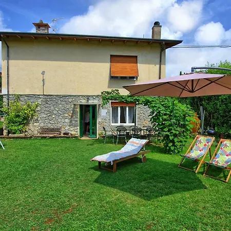 Apartament Casa Al Bosco By Posarellivillas