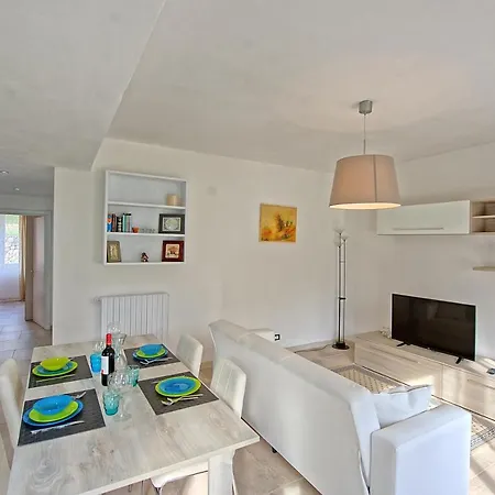 Apartament Casa Al Bosco By Posarellivillas
