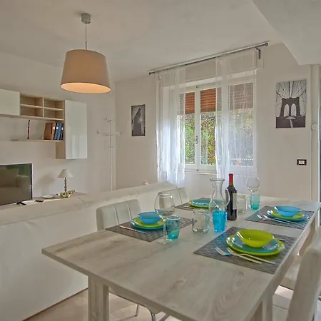 Apartament Casa Al Bosco By Posarellivillas *